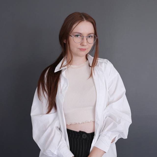 Xenia Tarlovska | Social Media Manager